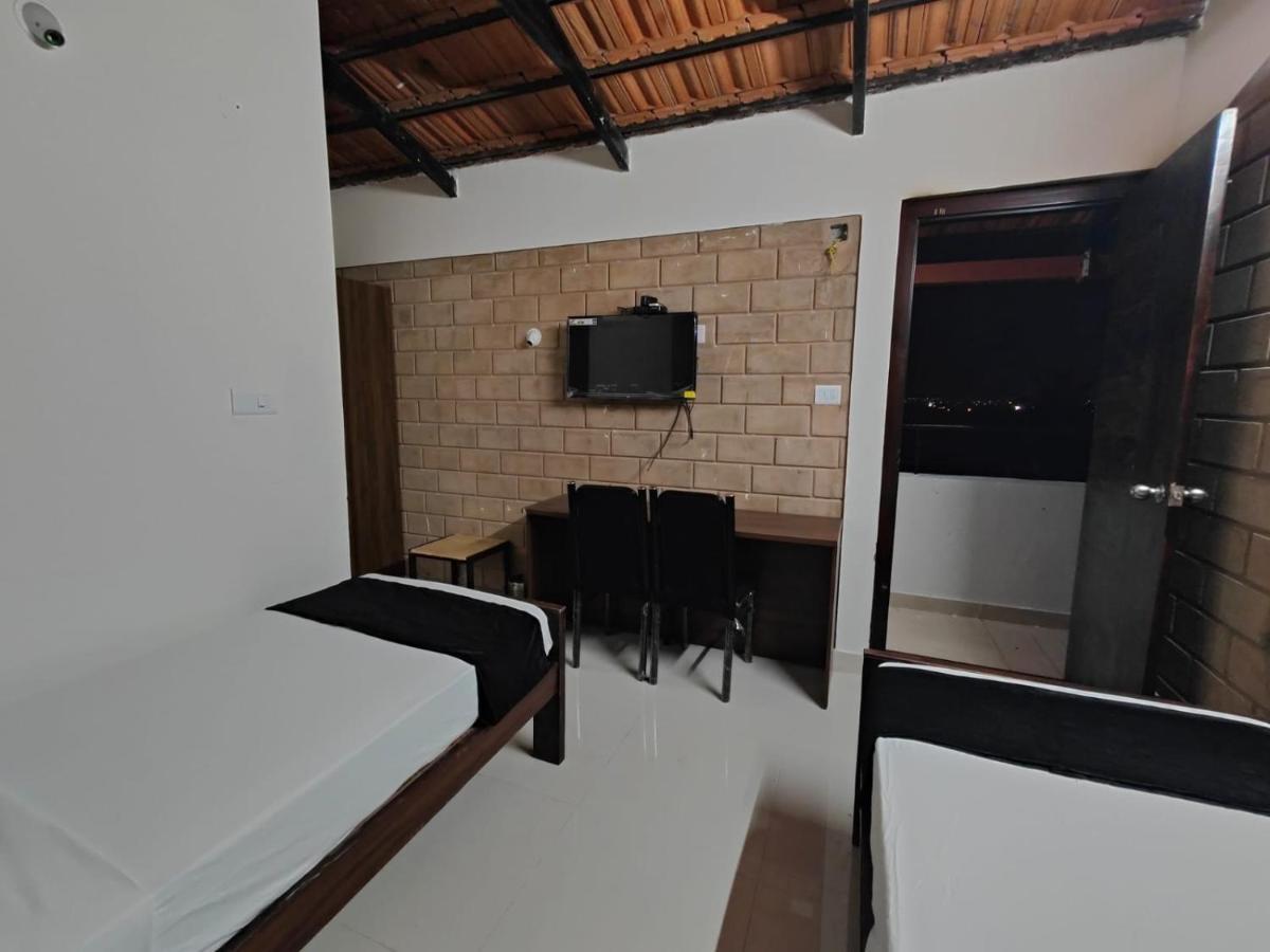 Minimal Poshtel Hostel Mysore Exterior foto